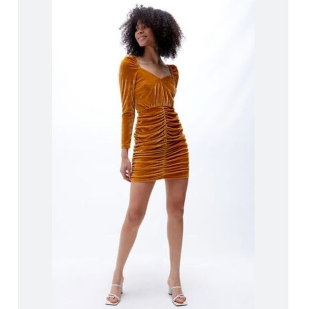 NWT MinkPink Meknes Gold Velvet Ruched Mini Dress Size Medium